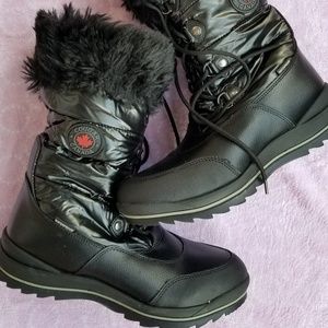 Cougar Canada Snow Boots - size 10